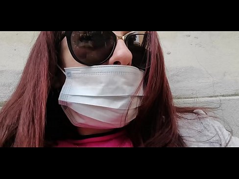 ❤️ Nicoletta se venge de son voisin et pisse dans son garage (Spécial Covid19 Quarantaine italienne) ❤ Vidéo de baise at us ☑
