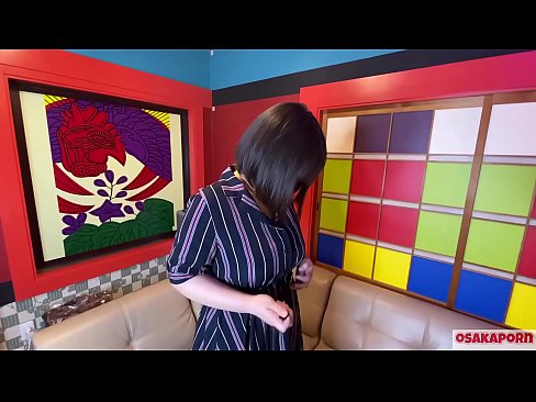 ❤️ Une jolie Japonaise aux gros seins se masturbe avec des jouets sexuels et a un orgasme. Elle parle dans une interview de son expérience de la baise. Gros seins et chatte poilue gémissant bruyamment. Osakaporn ❤ Vidéo de baise at us ☑